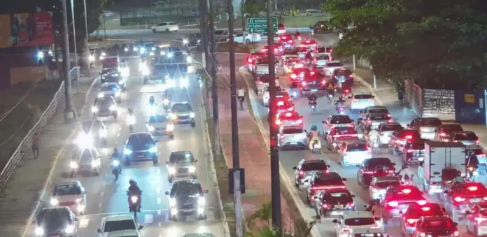 transito-na-avenida-beira-rio-foto_semob-jp-1200x584