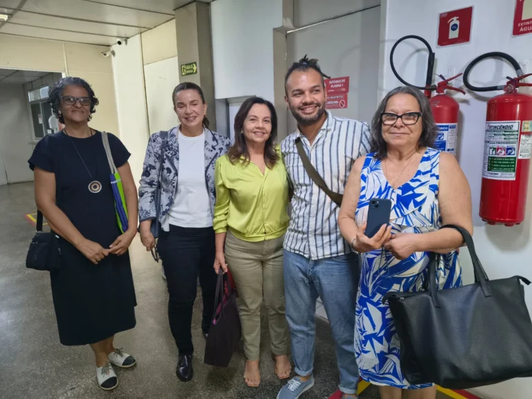 Homem adotado por franceses procura sua mãe biológica na Paraíba