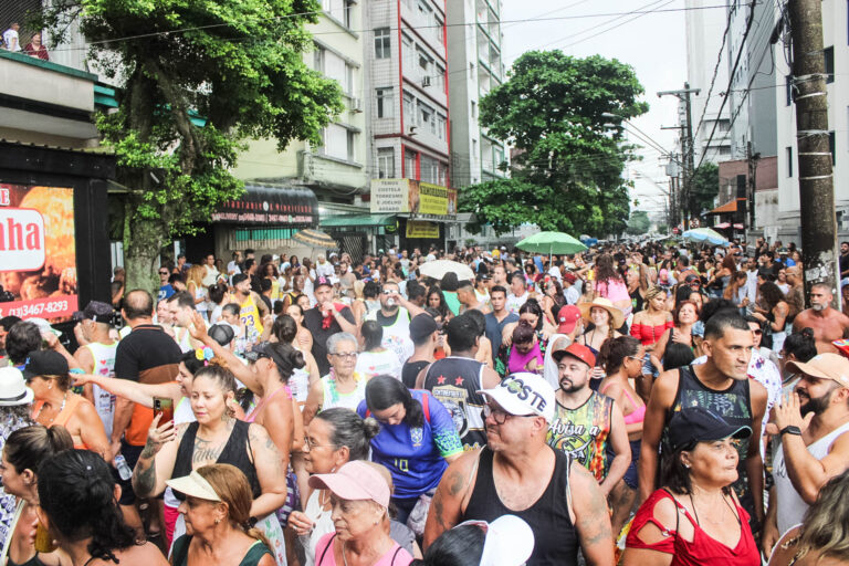Carnaval de São Vicente tem programação gratuita com blocos em vários bairros; confira
