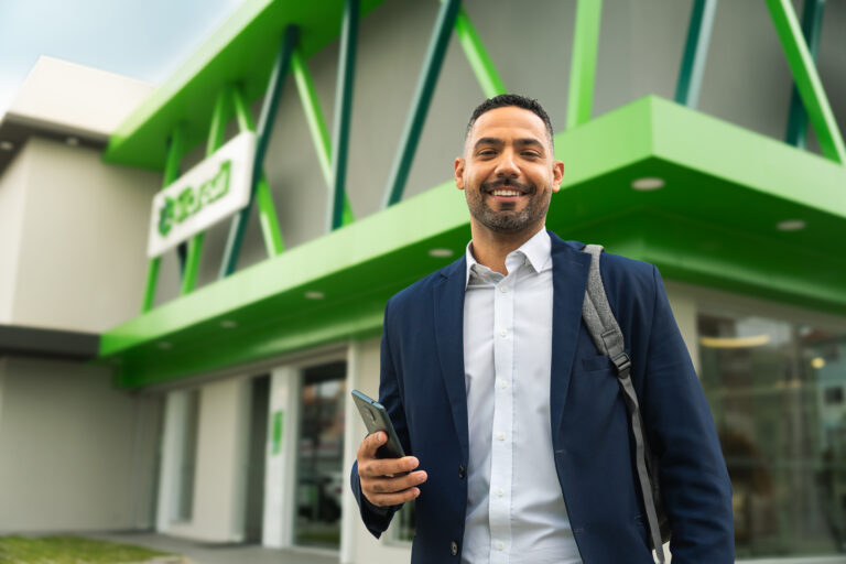 Sicredi alcança 10 milhões de associados e consolida força do cooperativismo no Brasil