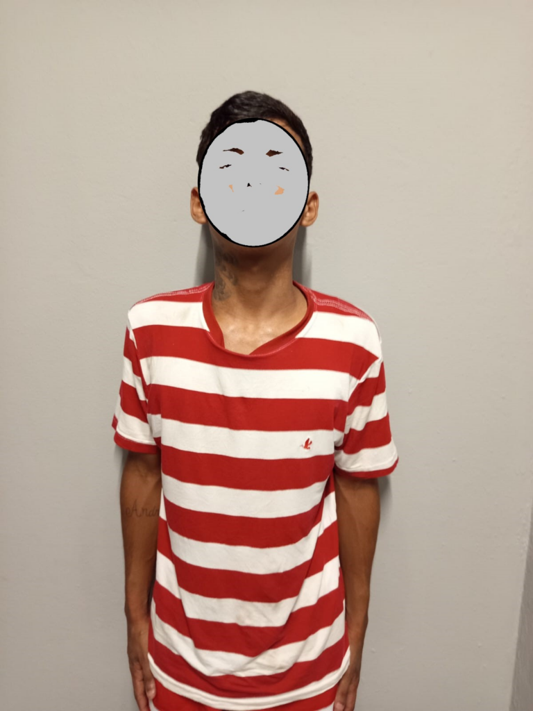 Biqueira é desmantelada na beira de linha férrea em São Vicente