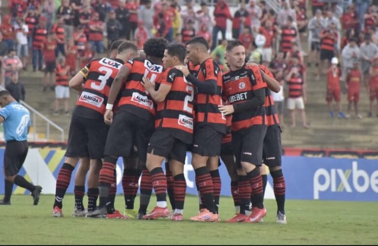 Campinense vence Serra Branca, assume liderança e se aproxima da semifinal