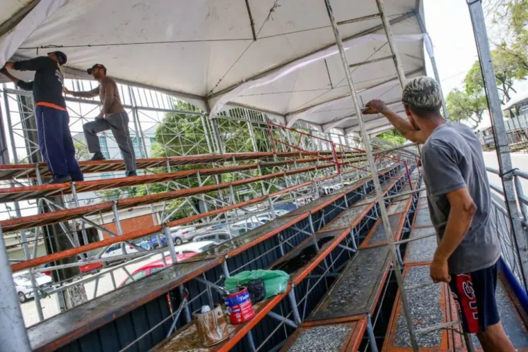 Desfiles do Carnaval Tradição são remarcados após arquibancada ceder em João Pessoa