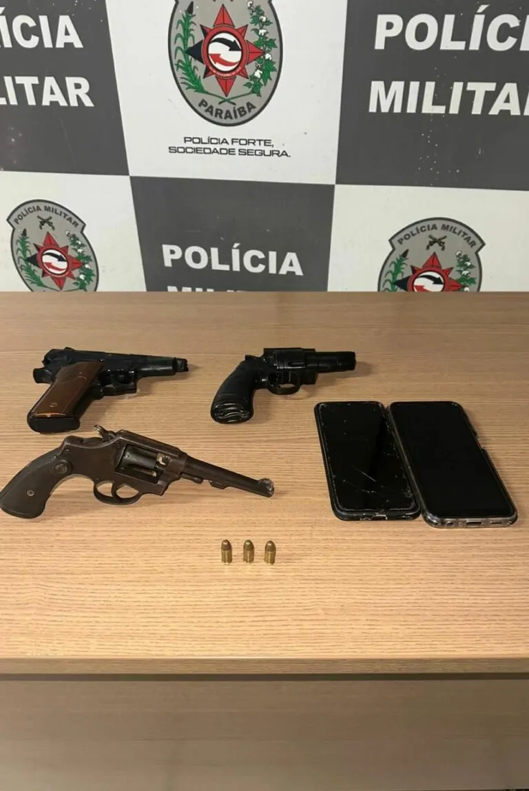 Polícia Militar detém três suspeitos de roubos de carro em João Pessoa