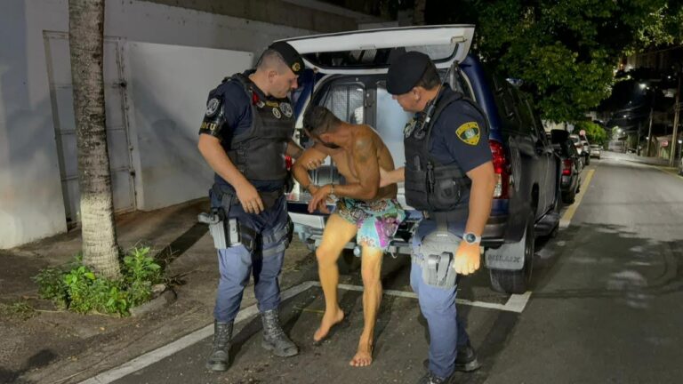 Homem mata o próprio irmão a facadas após discussão antiga