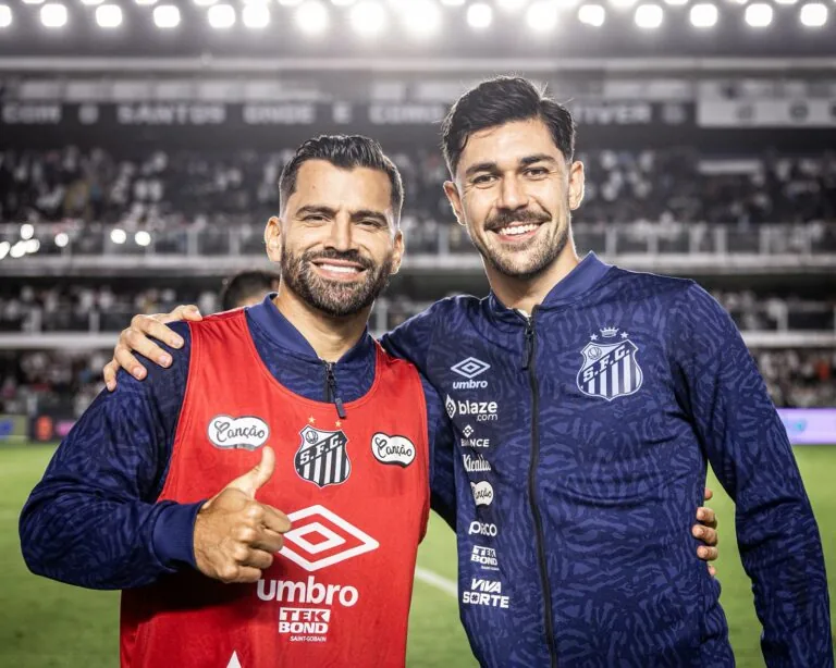 Santos encaminha rescisão contratual de zagueiro e volante