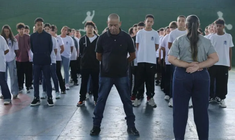 100 escolas da rede estadual dão início ao modelo cívico-militar nesta segunda-feira