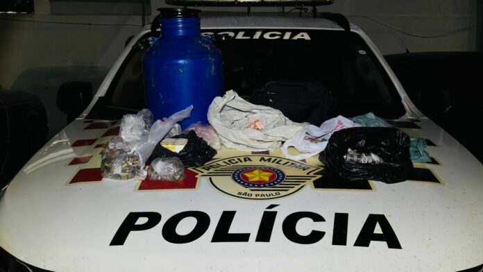 Dupla é presa com centenas de porções de drogas em Caçapava