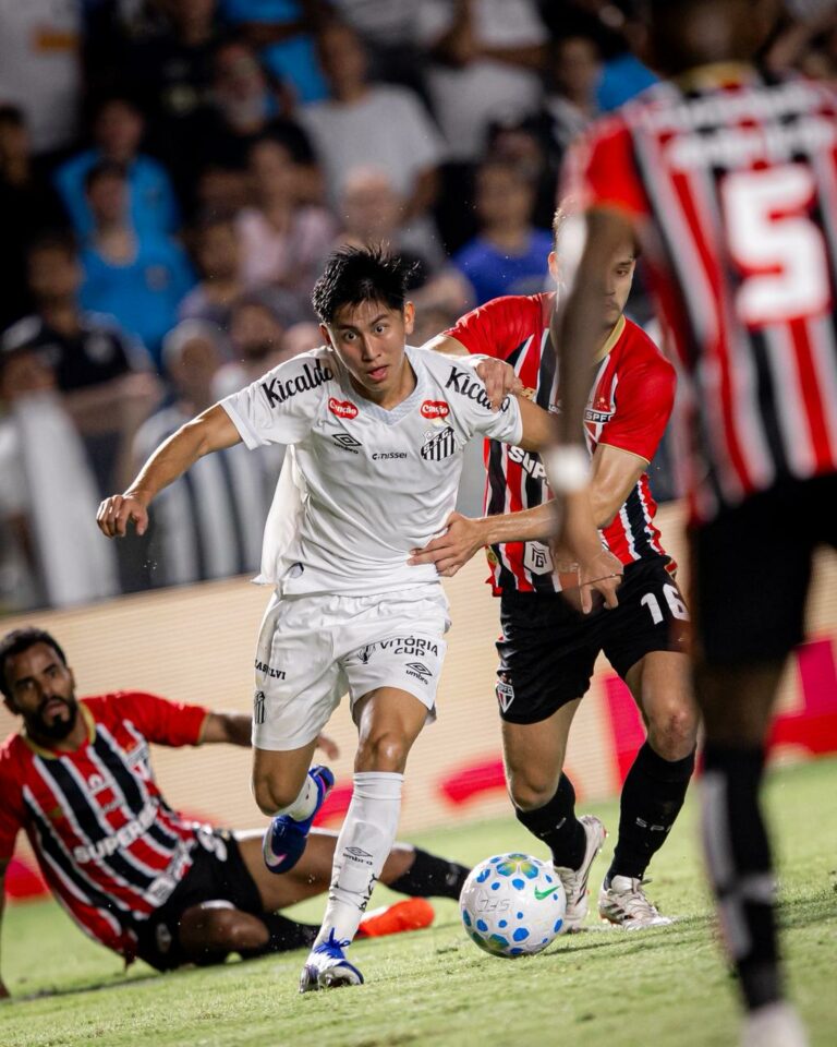 Santos empata com São Paulo em partida marcada por protestos