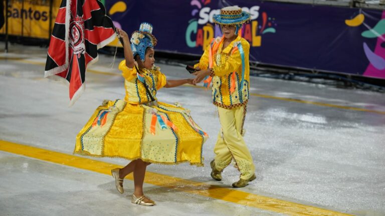 Agremiações do Grupo de Acesso iniciam desfile neste segundo dia de Desfiles das Escolas de Samba de Santos 2026