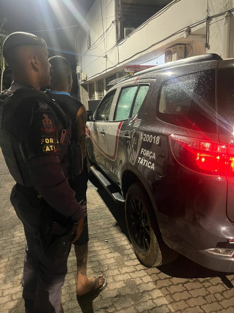 PM prende homem com carro roubado e clonado em Ubatuba