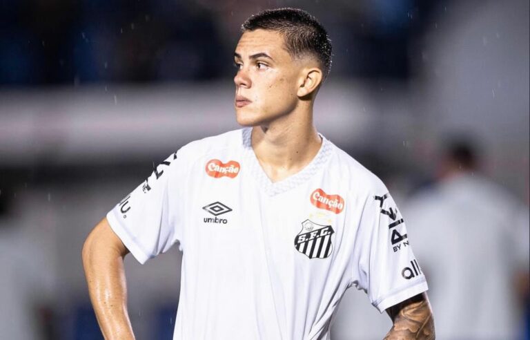 Santos encaminha empréstimo de lateral para time da Série A