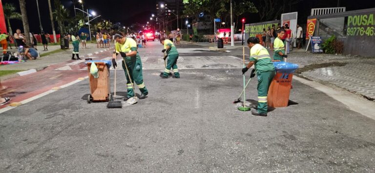 Bertioga recolhe 990 toneladas de lixo após carnaval na cidade