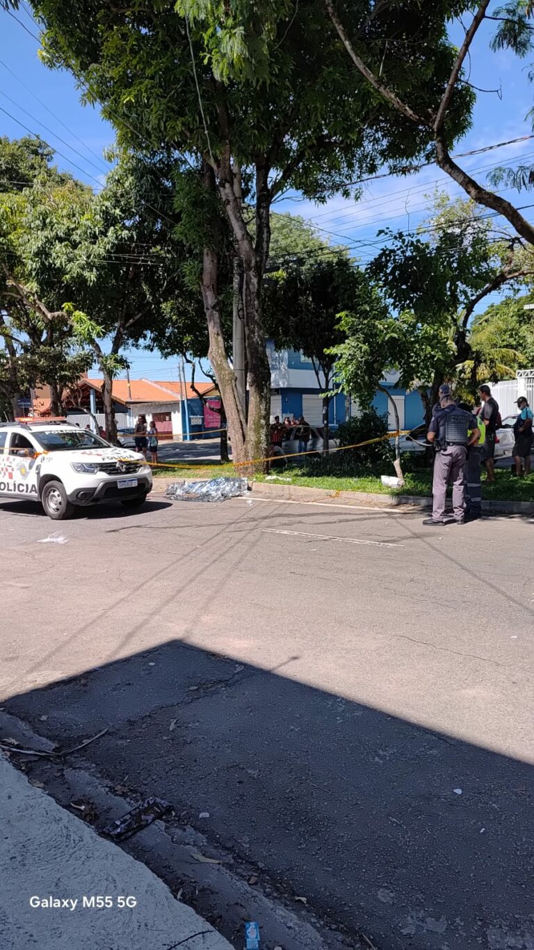 Jovem de 19 anos morre após ser prensado por caminhão em São José