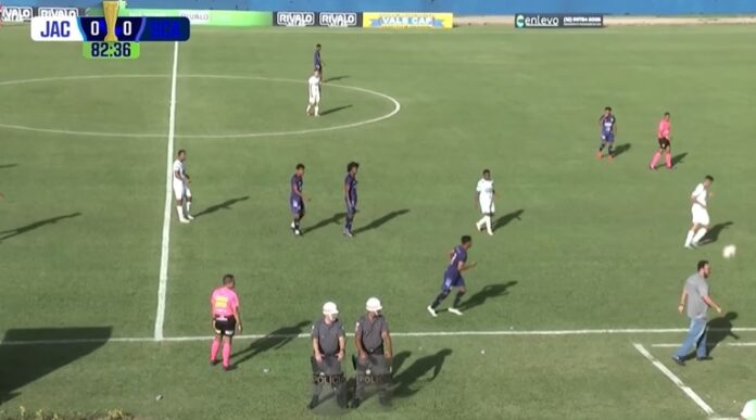 Jacareí empata sem gols com o São Caetano e segue sem vencer em casa na Série A4 Jacareí empata sem gols com o São Caetano e segue sem vencer em casa na Série A4