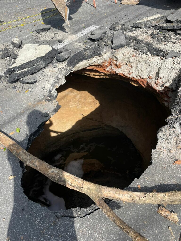 Nova cratera se abre no Chácaras Reunidas, em São José