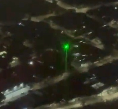 VÍDEO: Homem é preso após apontar laser contra helicóptero da PM em São José