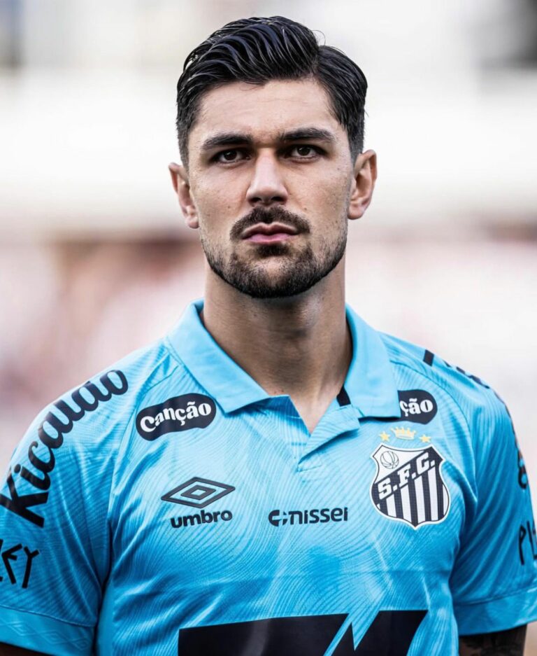 Santos sofre transfer ban e não pode registrar novos jogadores