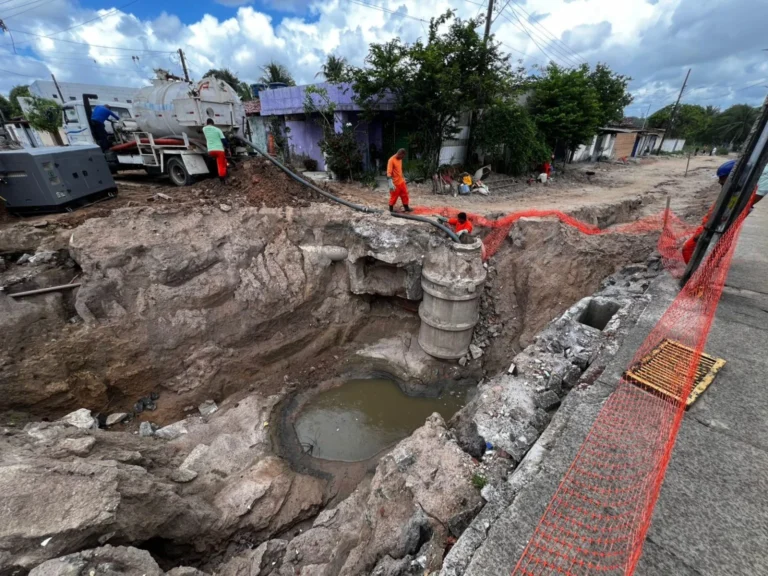 Cagepa registra quinto dano em rede de esgoto causado por obra de drenagem da Prefeitura