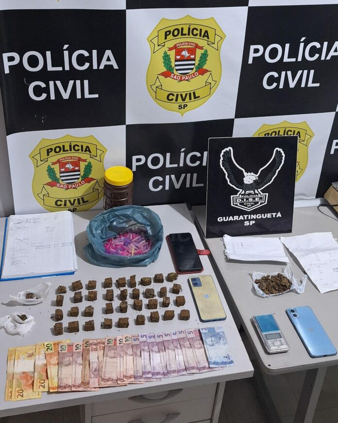 Polícia estoura ponto de tráfico e prende homem em Aparecida