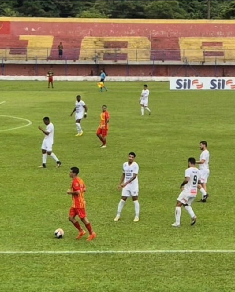 Jabaquara perde por 1 a 0 em partida com 3 expulsões