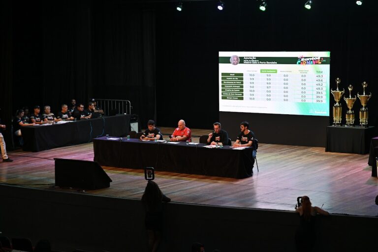 Apuração define campeões do Carnaval de Santos