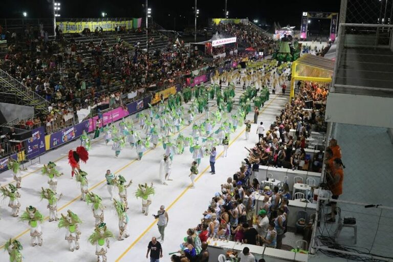 Carnaval 2026: Padre Paulo homenageará o empreendedor social Alex Thadeu