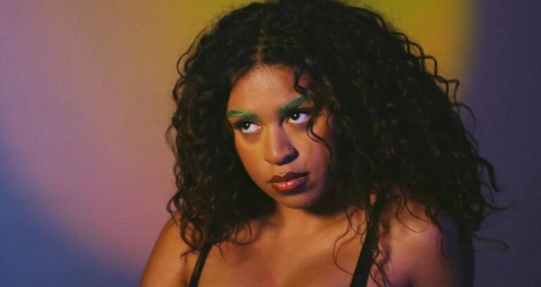 Flor Sophy: a nova voz da MPB que conecta Brasil, mundo e ancestralidade