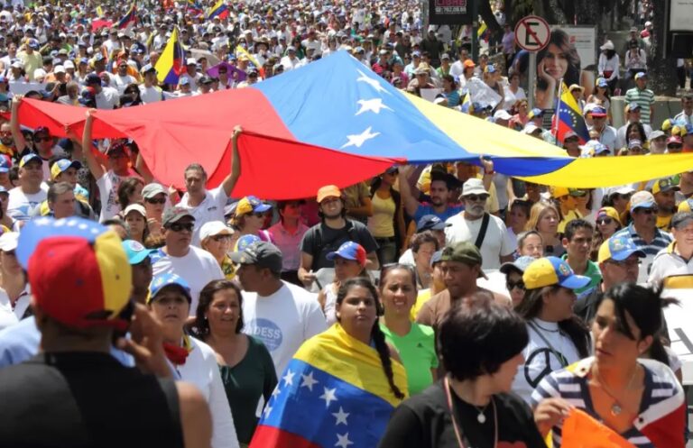 Heródoto Barbeiro: “Presidente latino na cadeia americana”