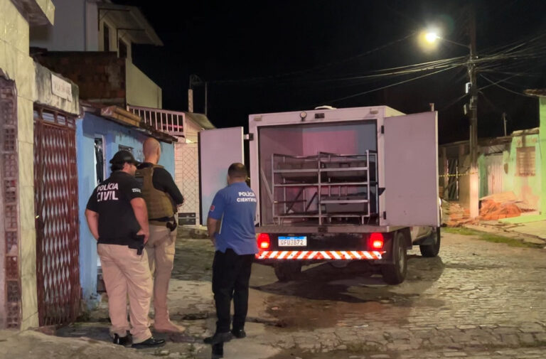 Falsos policiais matam homem a tiros na frente dos filhos, em Bayeux
