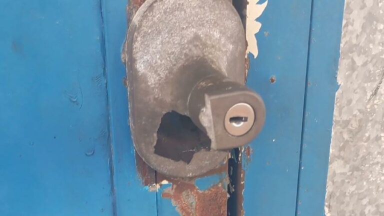 Tentativa de invasão em ginásio de cidade do litoral deixa estrutura do local danificada; saiba mais