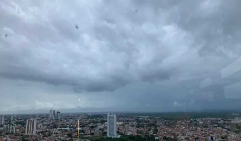 Inmet prevê acumulados elevados de chuva e rajadas de vento com risco de alagamentos e queda de energia até sexta-feira