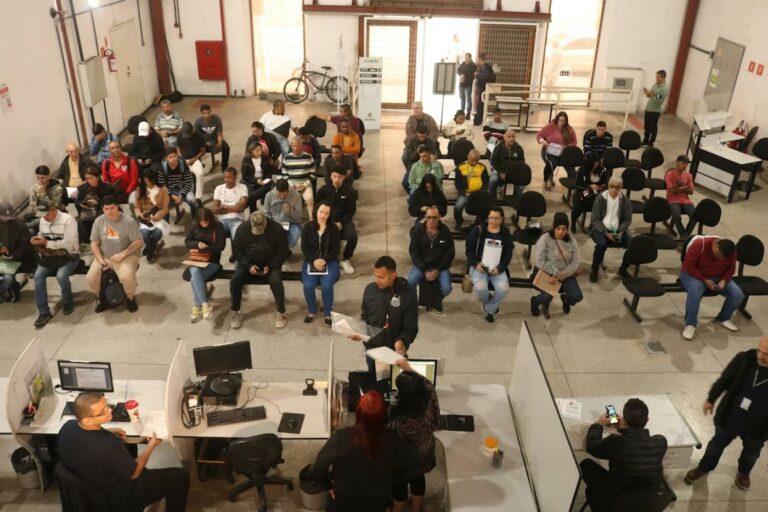 Primeiro Mutirão do Emprego de 2026 oferece mais de 100 vagas em Santos