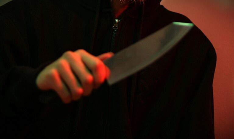 Homem morre esfaqueado após discussão em lanchonete