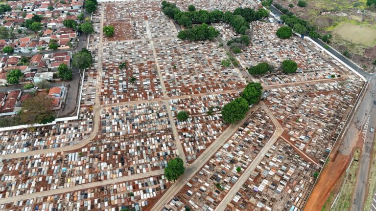 Prefeitura de Araçatuba convoca responsáveis por mil sepulturas provisórias no Recanto da Paz para realizarem traslado a ossário