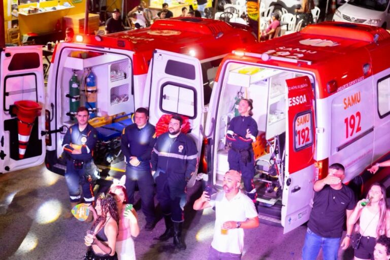 As equipes também distribuíram 36 mil preservativos e 8 mil lubrificantes. Realizaram 280 testes rápidos de sífilis, hepatites B e C e HIV