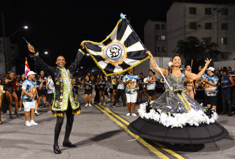 Carnaval 2026: Sangue Jovem aborda as conquistas e trajetória do Santos Futebol Clube na avenida