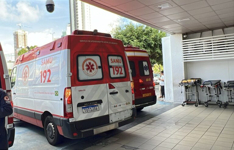 Homem é salvo pelo SAMU após cair em vala de esgoto e se afogar, em João Pessoa