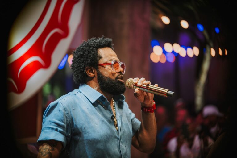 Xande de Pilares lança “Nos Braços do Povo Vol. 2”