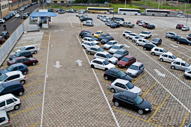 Operação do PROCON vistoria 332 estacionamentos em todo o Estado