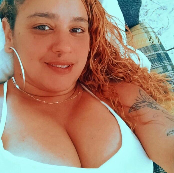 Mulher é encontrada morta ao lado de campo de futebol em Cachoeira Paulista Mulher é encontrada morta ao lado de campo de futebol em Cachoeira Paulista