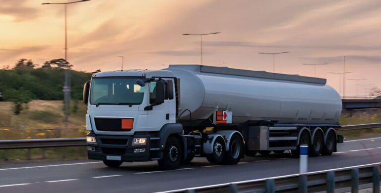 Caminhoneiros discutem paralisação e cobram melhorias nas condições de trabalho