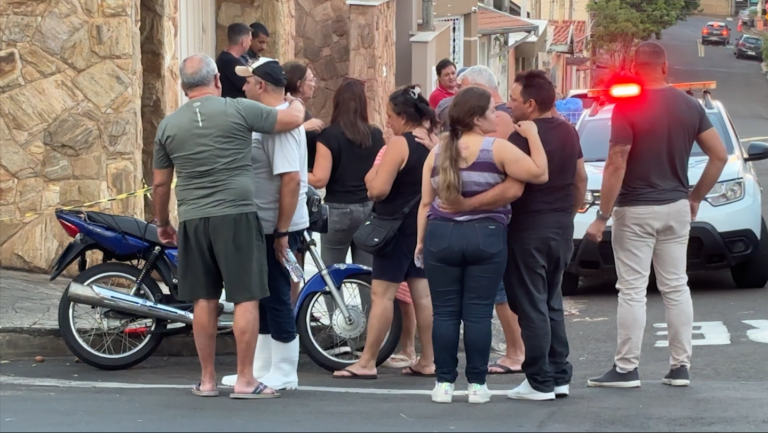 Motorista avança sinal vermelho e mata motociclista de 27 anos