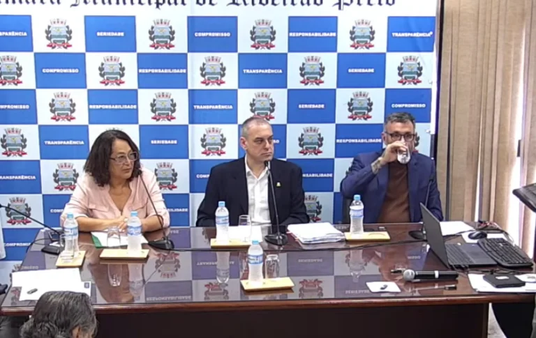 Pen drive vazio é apresentado em Comissão Processante que investiga suposta rachadinha na Câmara