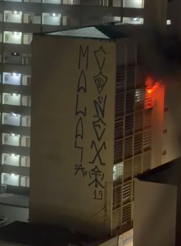 Vizinha invade apartamento, tenta beijar adolescente e ateia fogo no imóvel em Campinas Vizinha invade apartamento, tenta beijar adolescente e ateia fogo no imóvel em Campinas