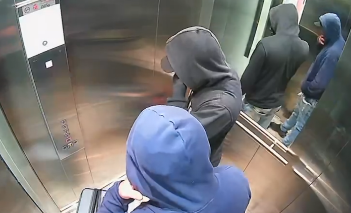 Criminosos se passam por policiais e sequestram homem e duas crianças Criminosos se passam por policiais e sequestram homem e duas crianças