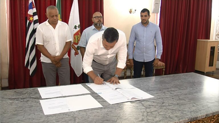 Santos assina contrato de dois conjuntos habitacionais no Centro