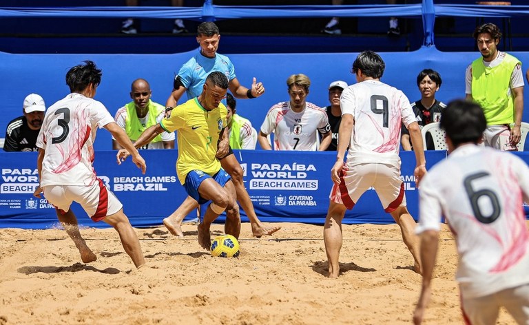 Brasil vence o Japão por 7 a 2 na estreia da Copa das Nações de Beach Soccer, em João Pessoa