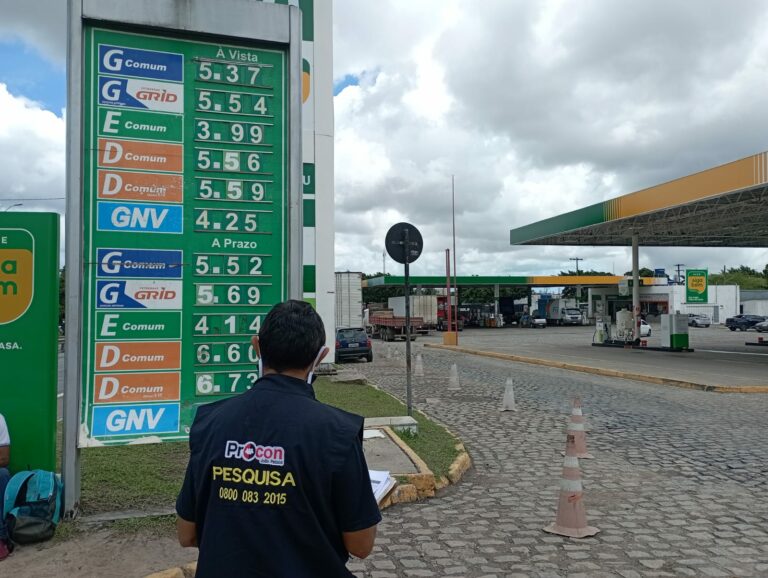 Procon-JP notifica postos e pede notas fiscais para apurar aumento nos combustíveis