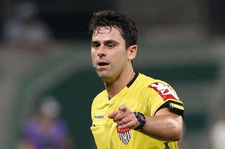 Árbitro de Ubatuba é eleito o melhor do Campeonato Paulista 2026